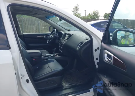 2014 Nissan Pathfinder Hybrid Platinum z USA, uszkodzony, nr VIN 5N1CR2MM1EC638030